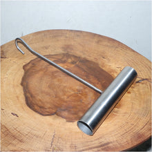 Cargar imagen en el visor de la galería, GARFIO O SACAGANCHOS PARA ASADOR DE BARRIL EN ACERO INOXIDABLE