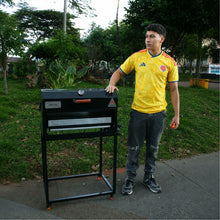 Cargar imagen en el visor de la galería, Asador Parrilla a Carbón 70cm x 50cm  con Sistema de Elevación Manual y Tapa
