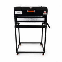 Cargar imagen en el visor de la galería, Asador Parrilla a Carbón 70cm x 50cm  con Sistema de Elevación Manual y Tapa
