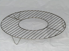 Cargar imagen en el visor de la galería, PARRILLA INFERIOR PARA BASE ASADOR DE BARRIL INOXIDABLE 45 LB
